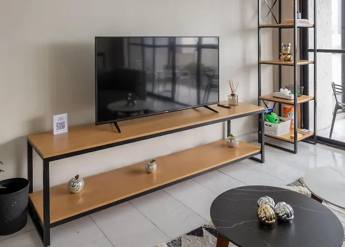 Posh Polanco Tvs And Desks In Each