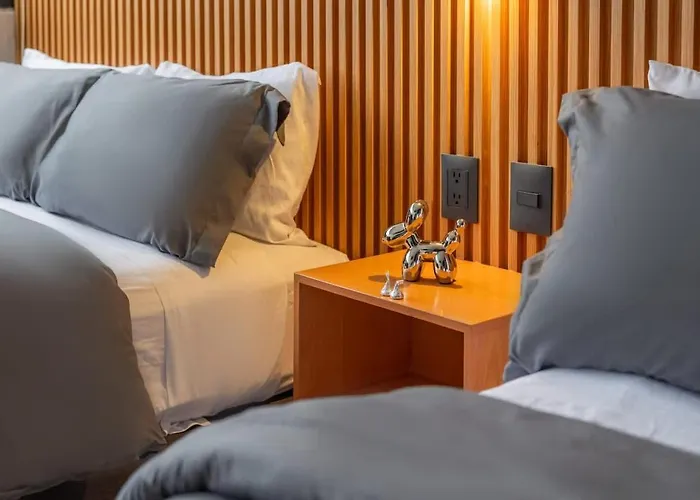 Holiday home Posh Polanco Tvs And Desks In Each